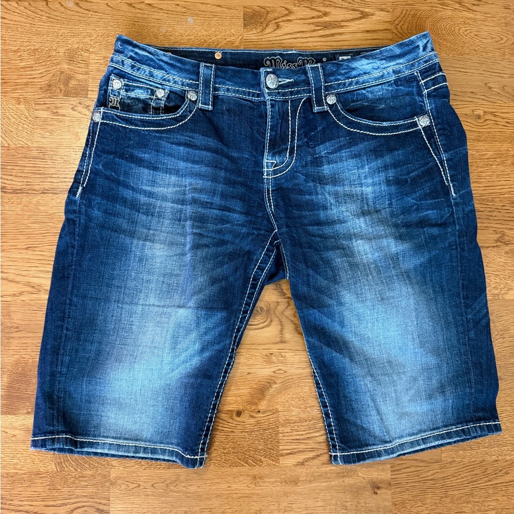 Miss Me Mid-Rise Easy Bermuda Short Size 28
